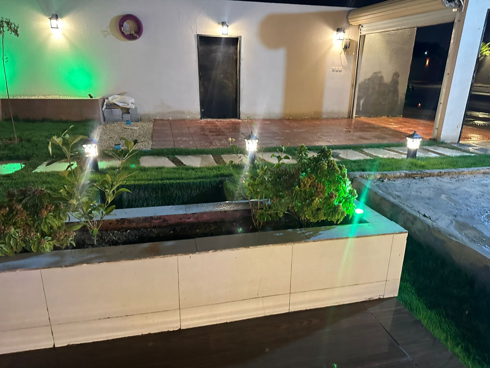 حوض زراعة مضاء